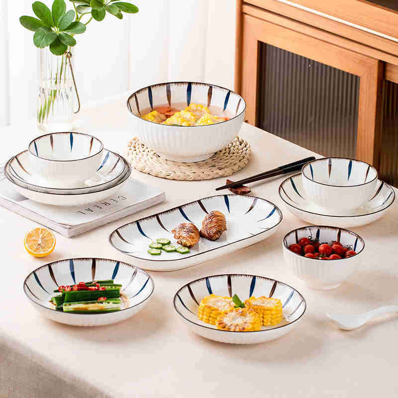 日式碗碟套装陶瓷餐具家用饭碗盘子釉下彩餐具碗筷套装