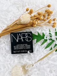 K394 NARS 流光美肌轻透蜜粉饼 1.8g